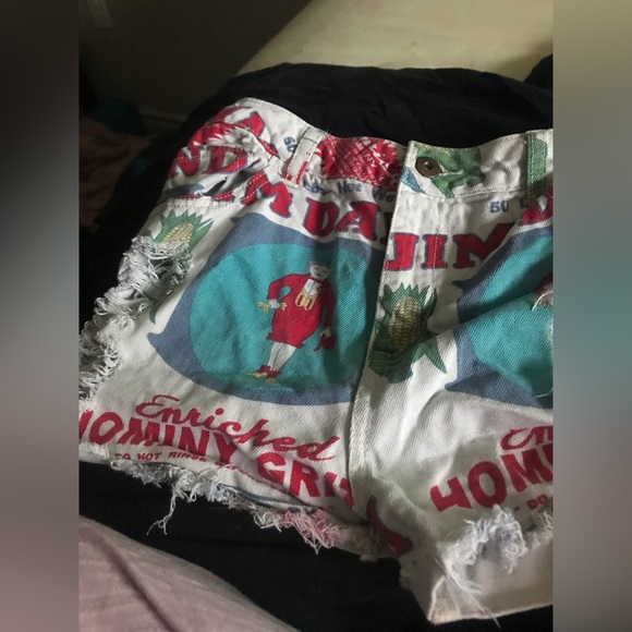 Shorts - Picture 3 of 7